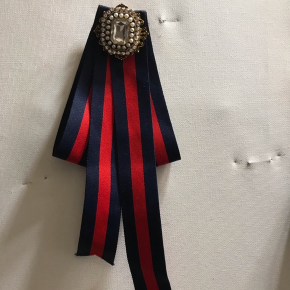 Rhinestone navy blue and red brooches - Picture 1 of 2